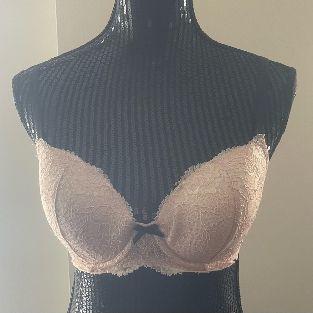 Victoria’s Secret Dream Angels Lined Demi Bra Size 32 DD